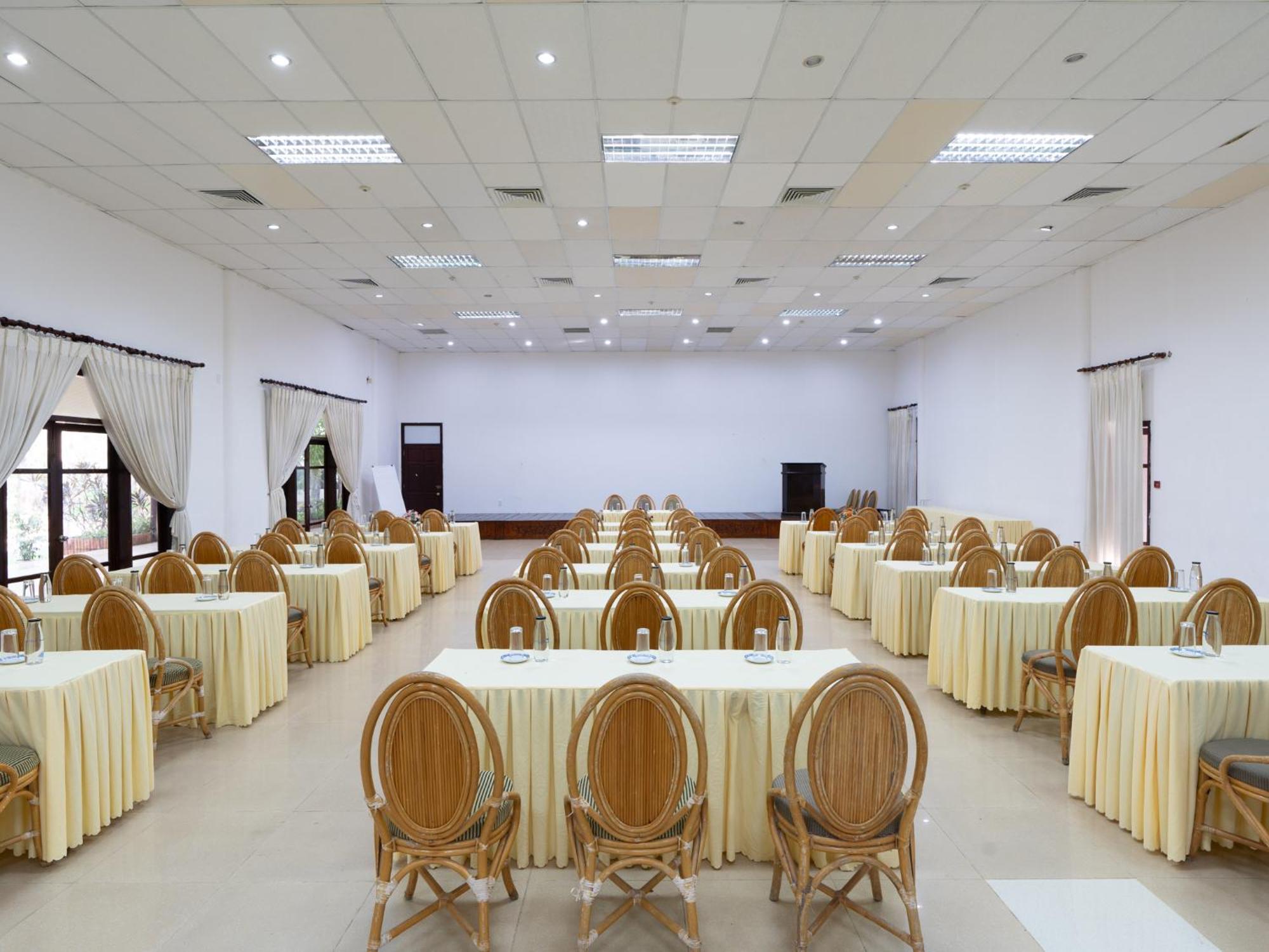Lang Co Beach Resort Bagian luar foto