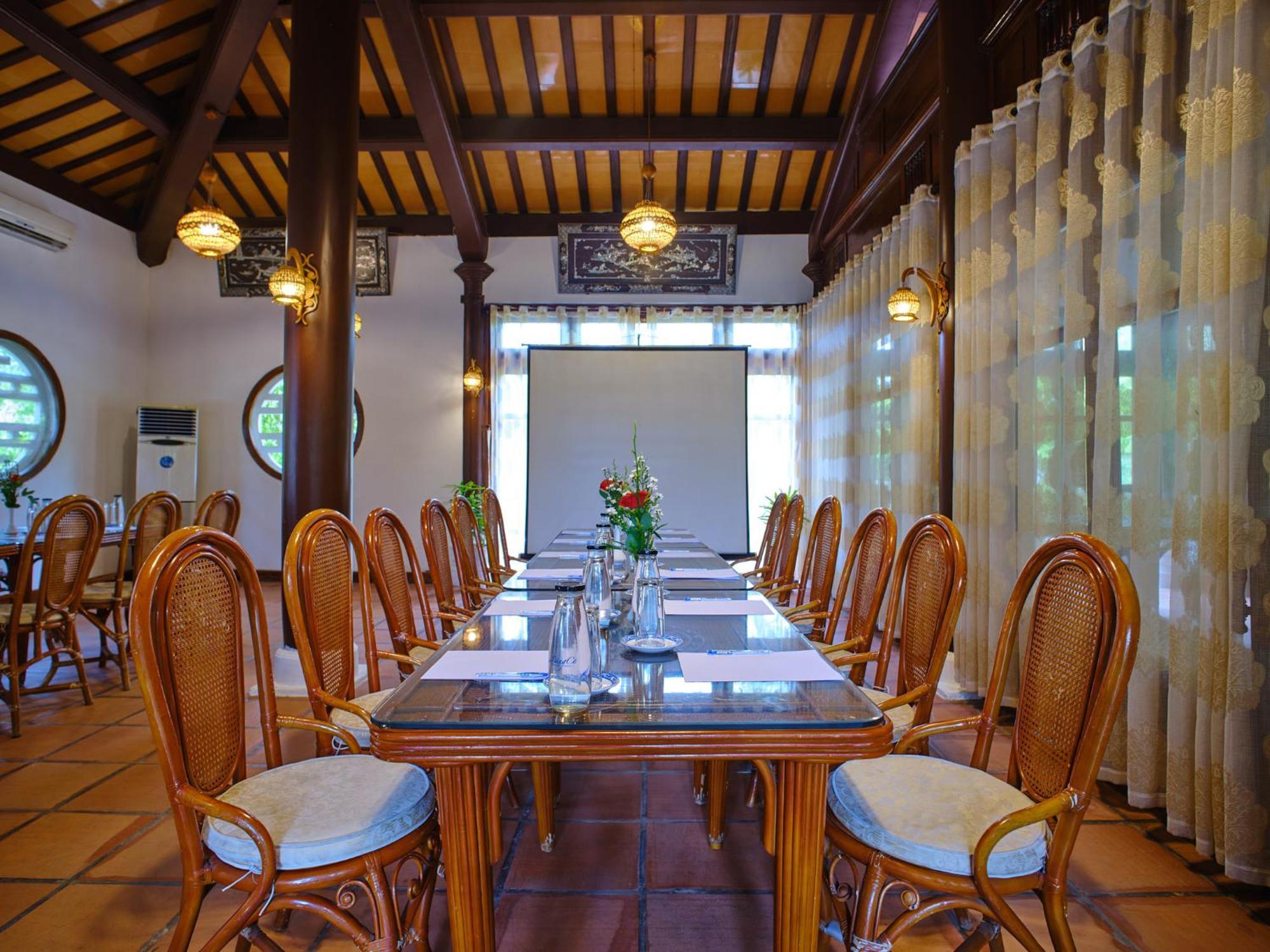 Lang Co Beach Resort Bagian luar foto