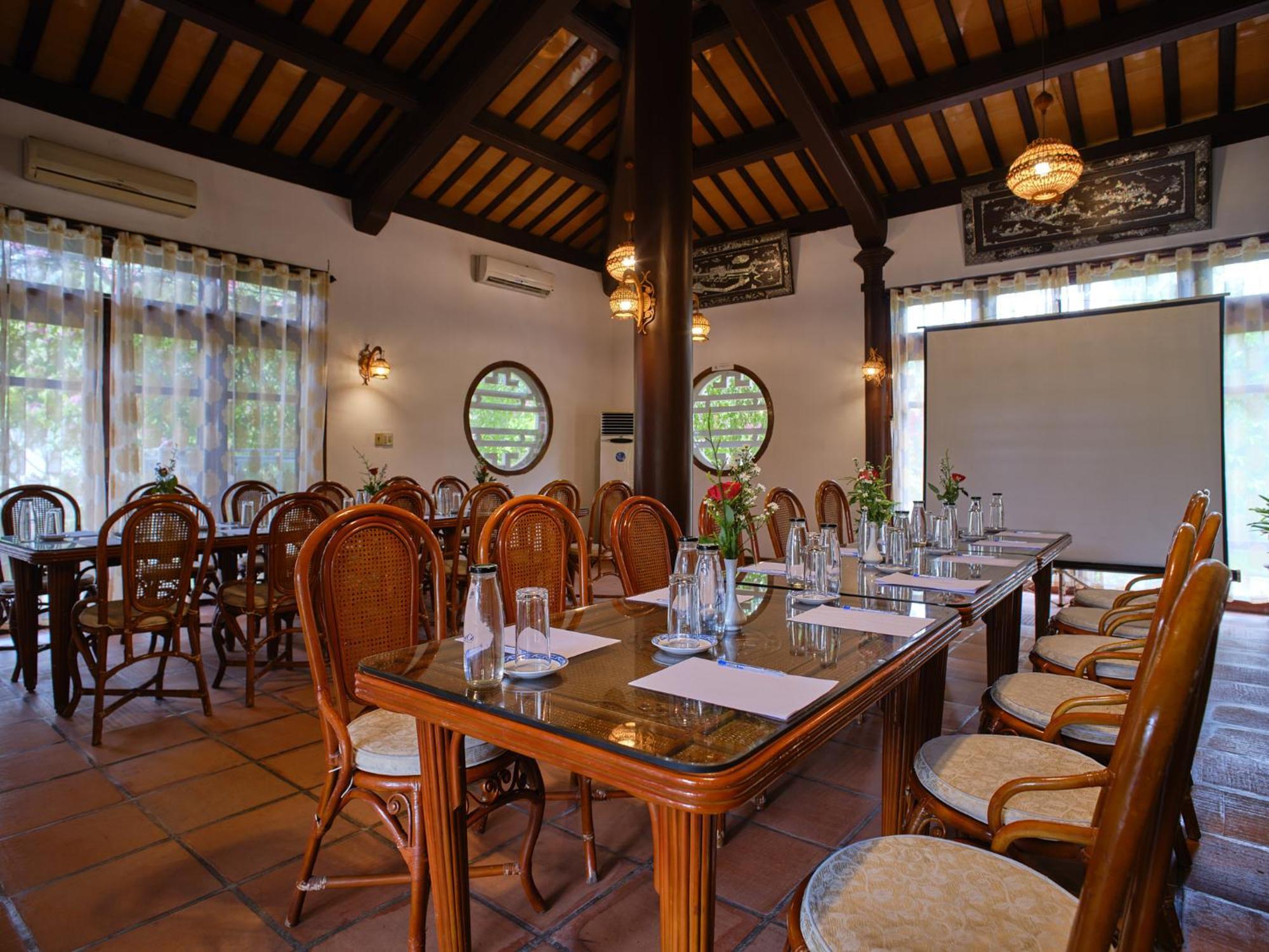 Lang Co Beach Resort Bagian luar foto