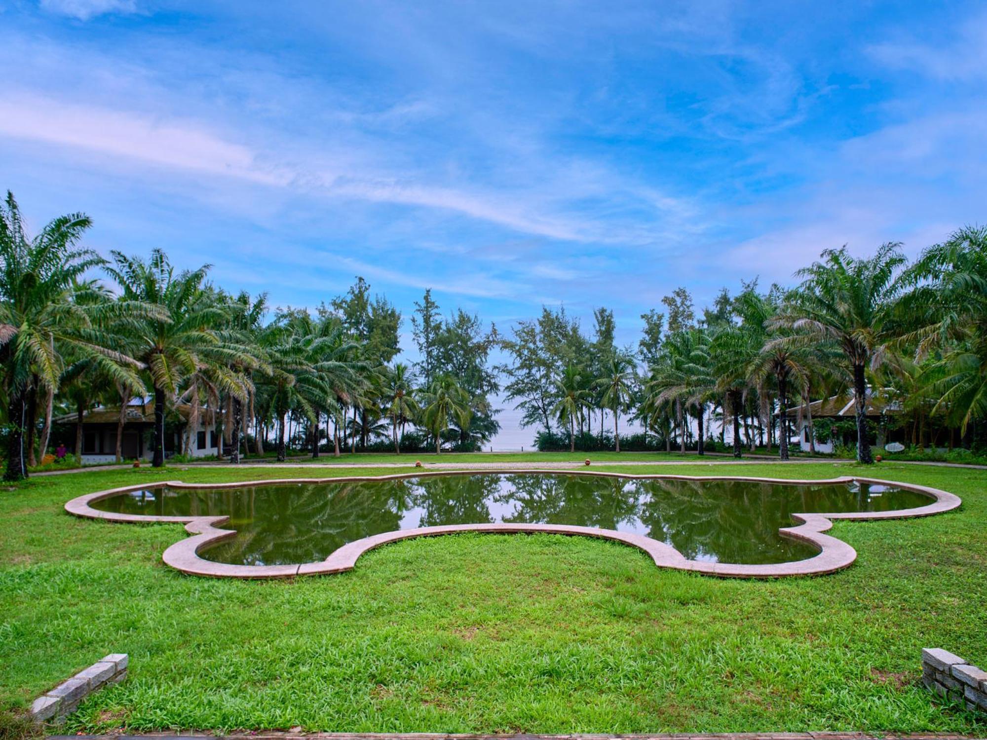 Lang Co Beach Resort Bagian luar foto