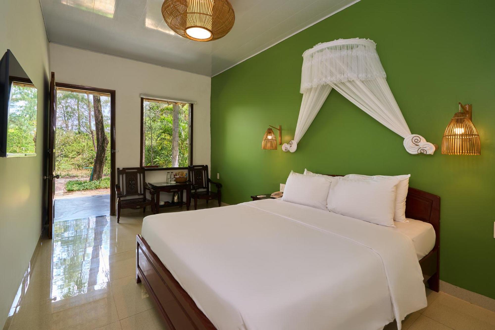 Lang Co Beach Resort Bagian luar foto