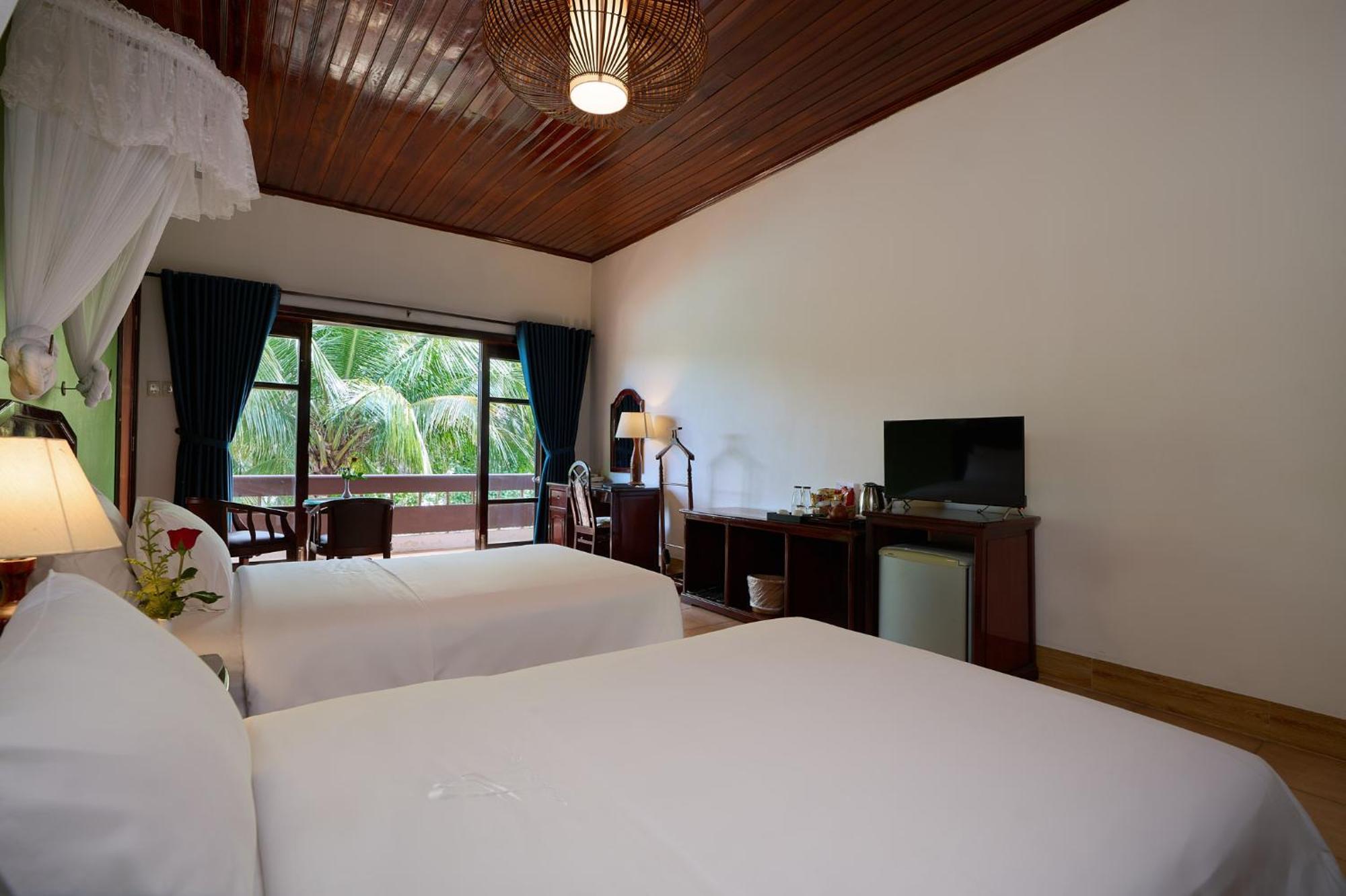 Lang Co Beach Resort Bagian luar foto