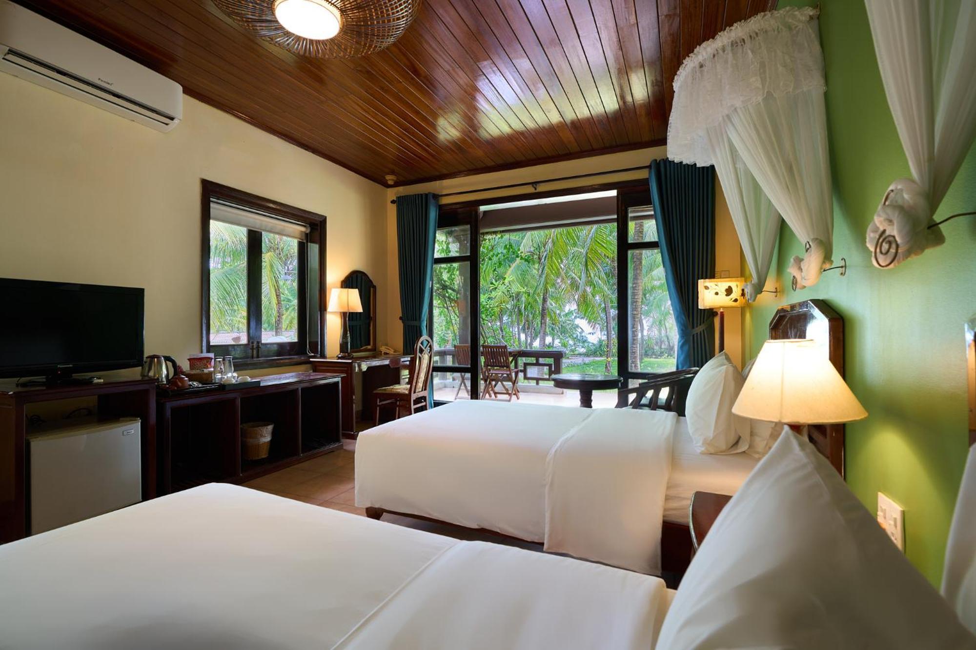 Lang Co Beach Resort Bagian luar foto