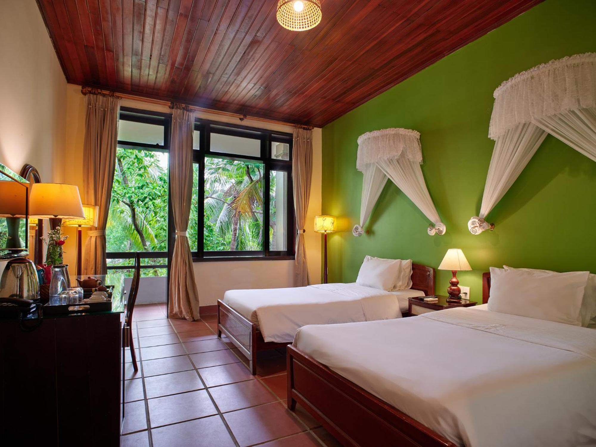 Lang Co Beach Resort Bagian luar foto