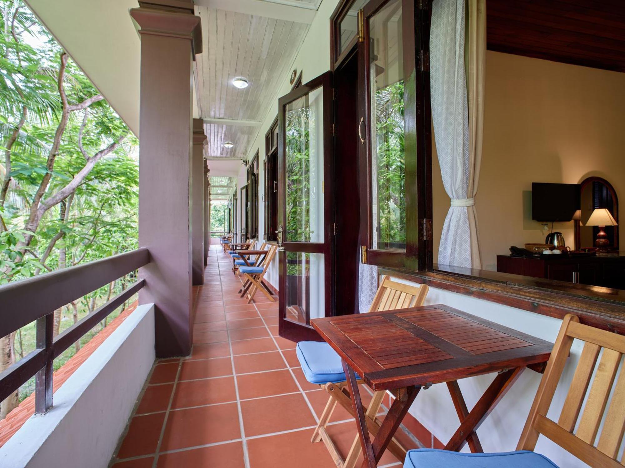 Lang Co Beach Resort Bagian luar foto
