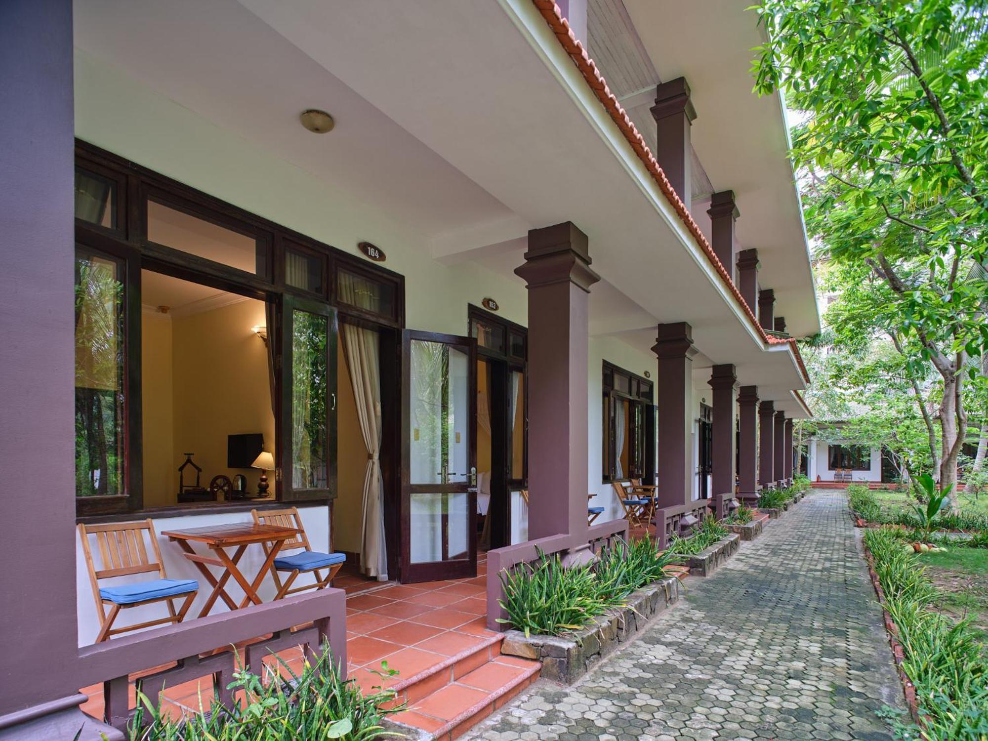 Lang Co Beach Resort Bagian luar foto