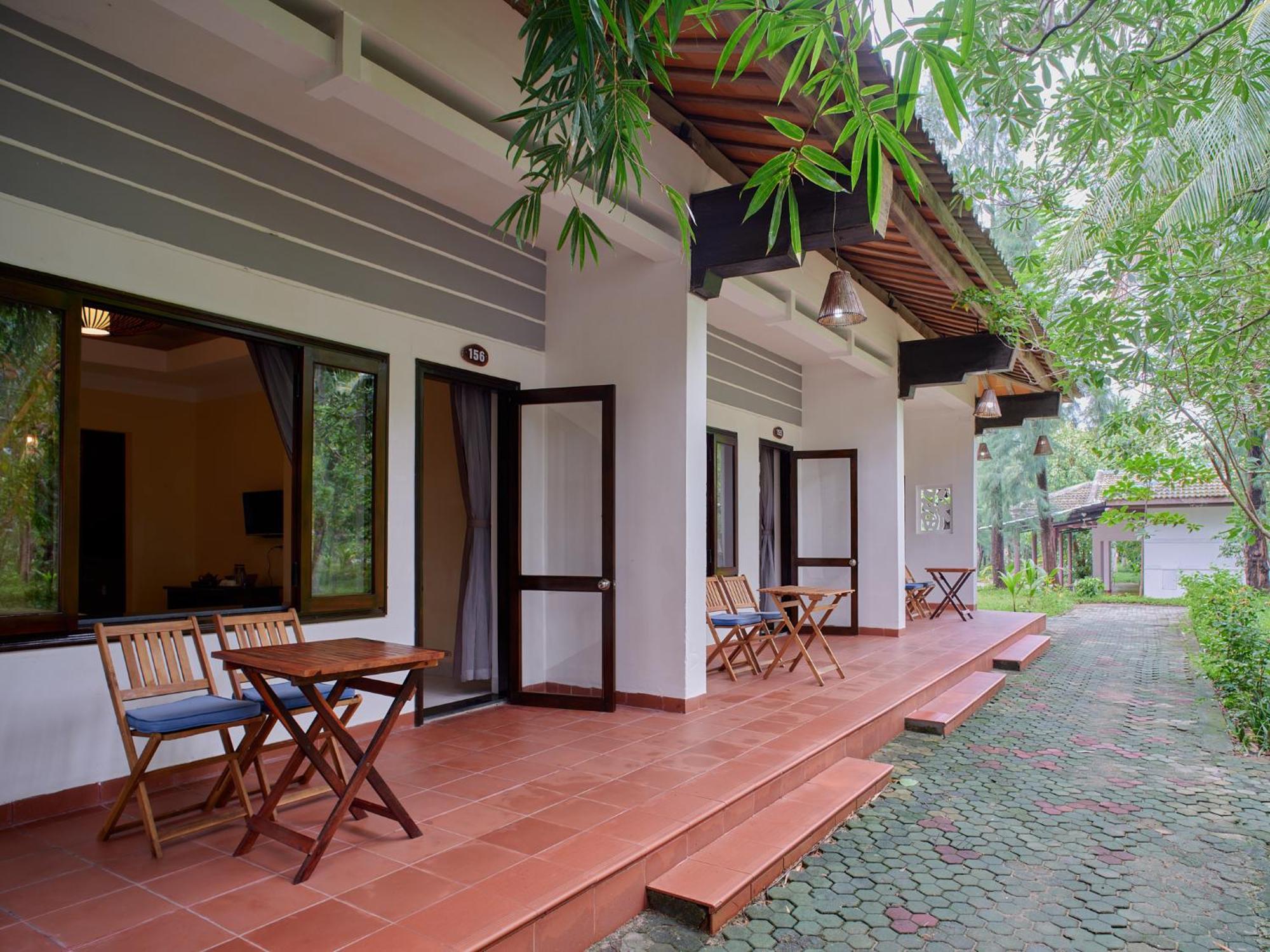 Lang Co Beach Resort Bagian luar foto