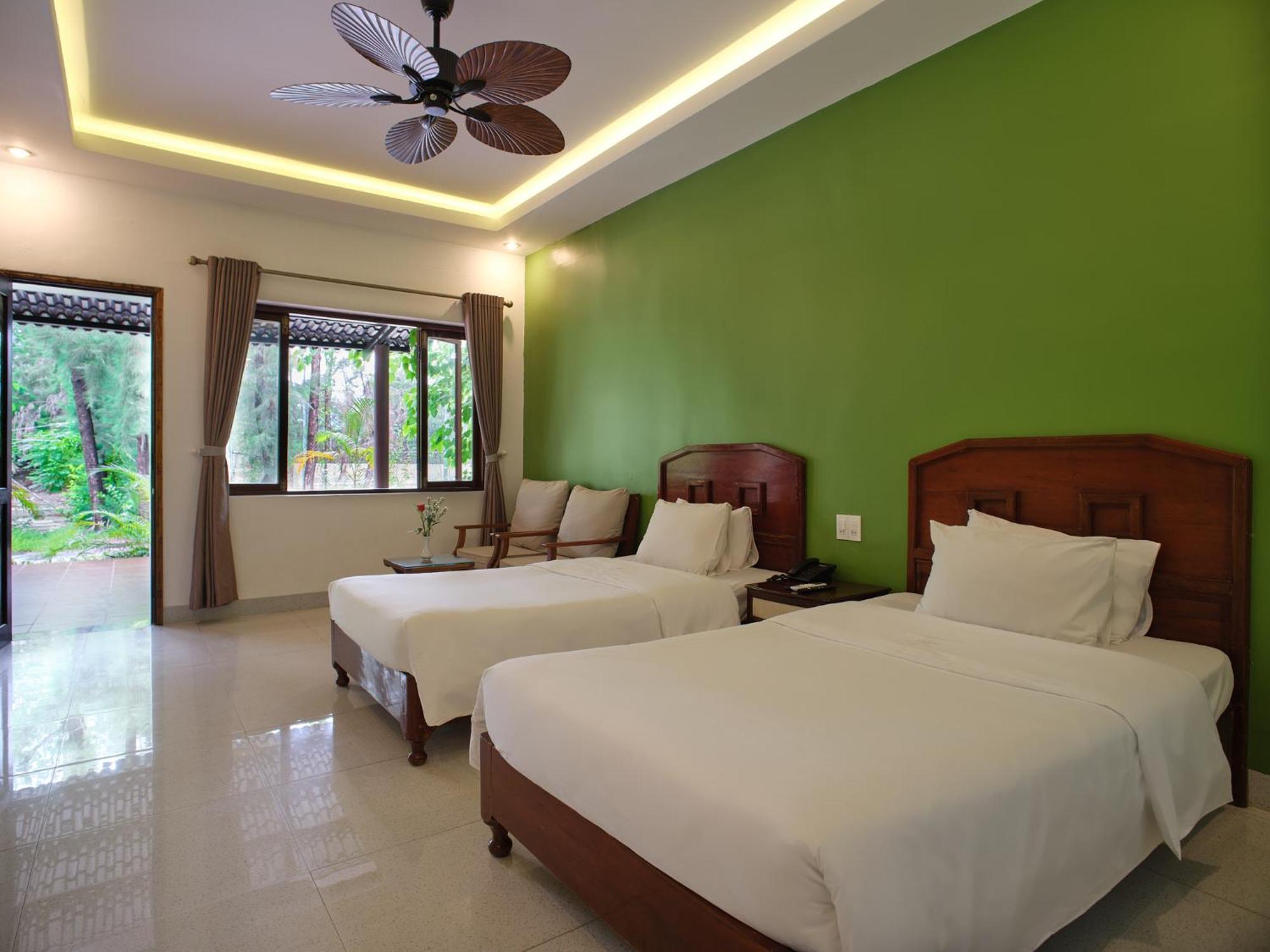 Lang Co Beach Resort Bagian luar foto
