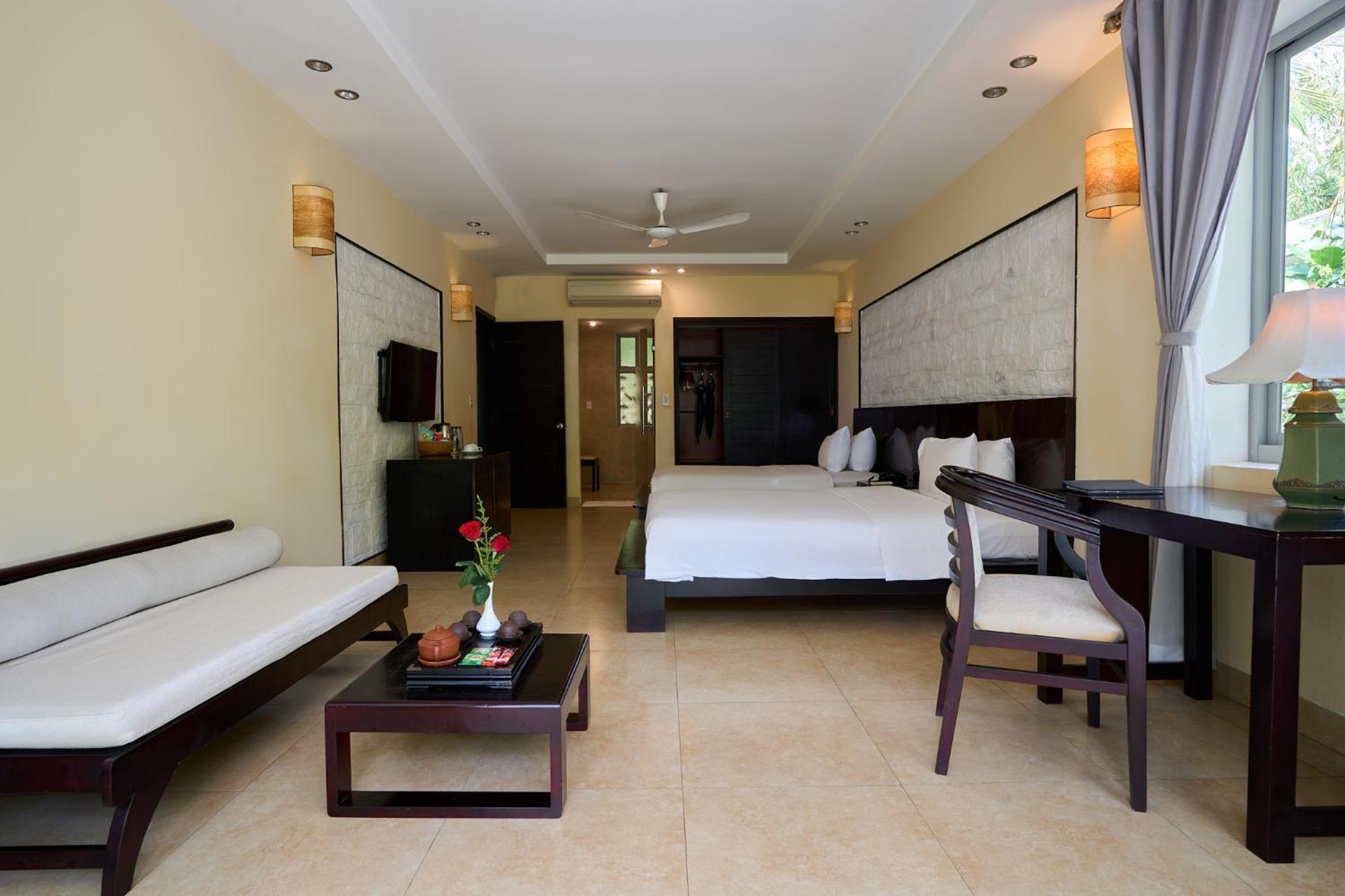 Lang Co Beach Resort Bagian luar foto