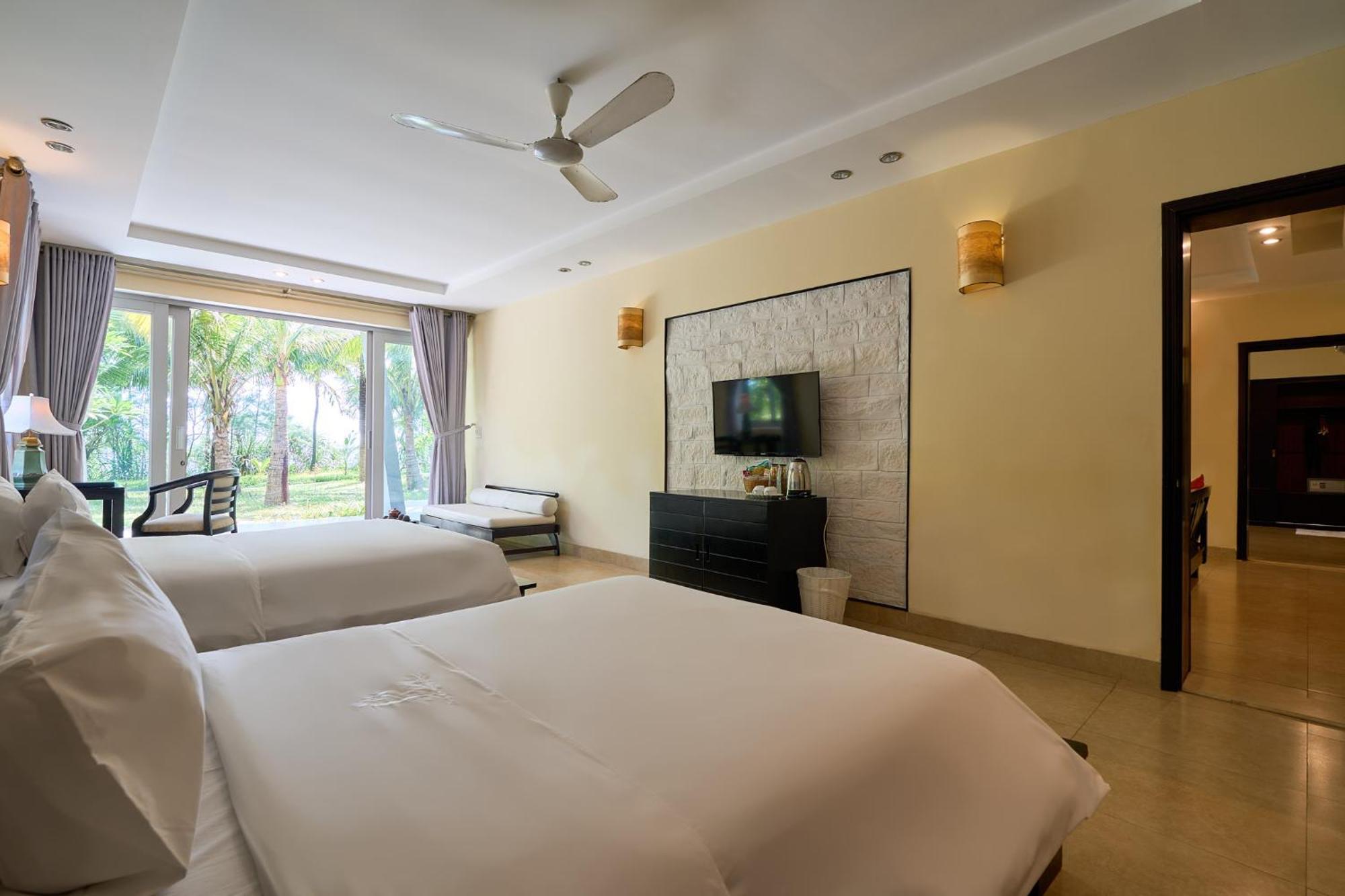 Lang Co Beach Resort Bagian luar foto