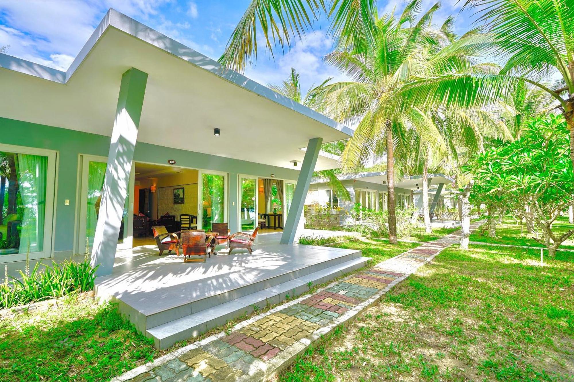 Lang Co Beach Resort Bagian luar foto
