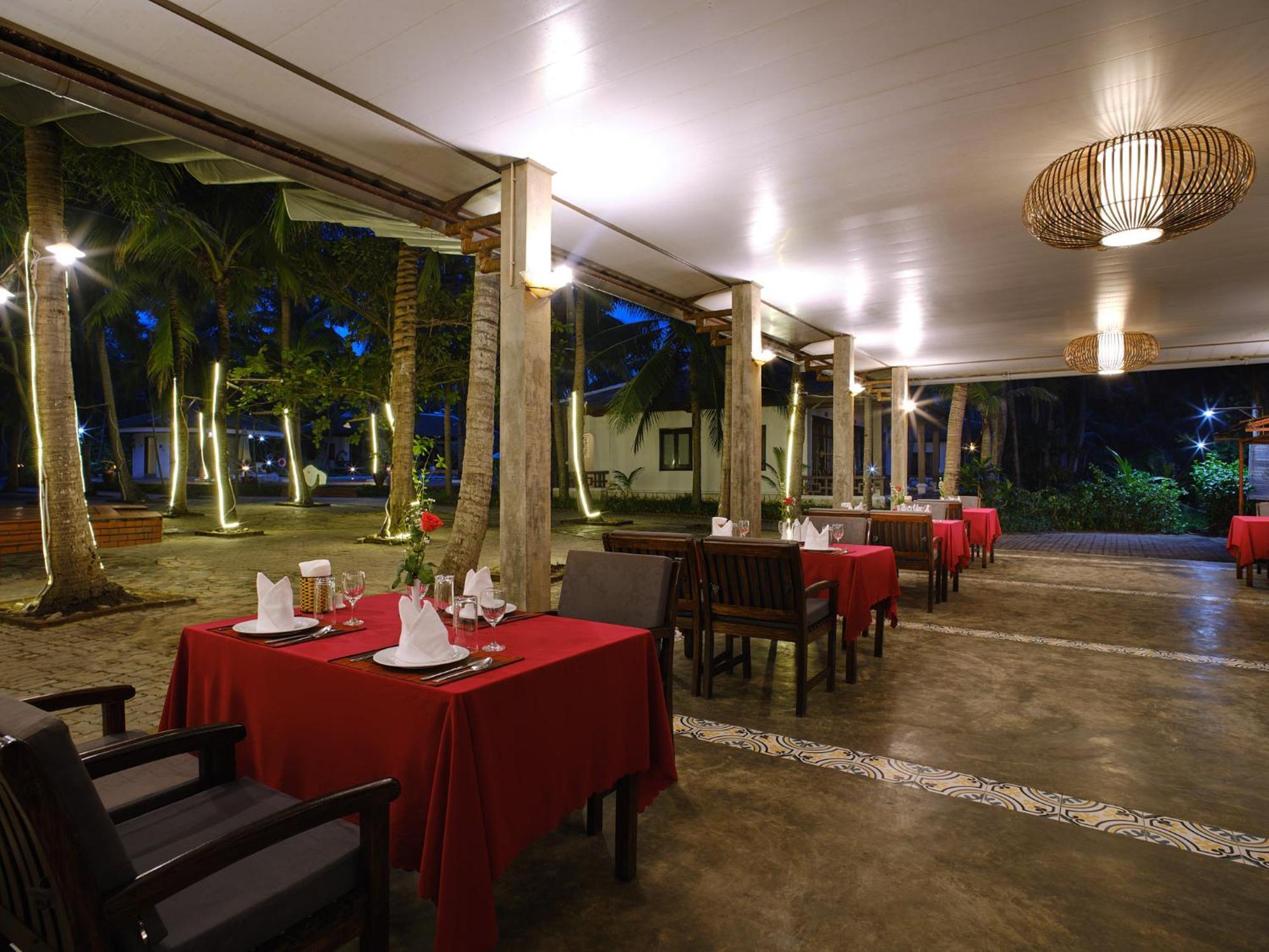 Lang Co Beach Resort Bagian luar foto