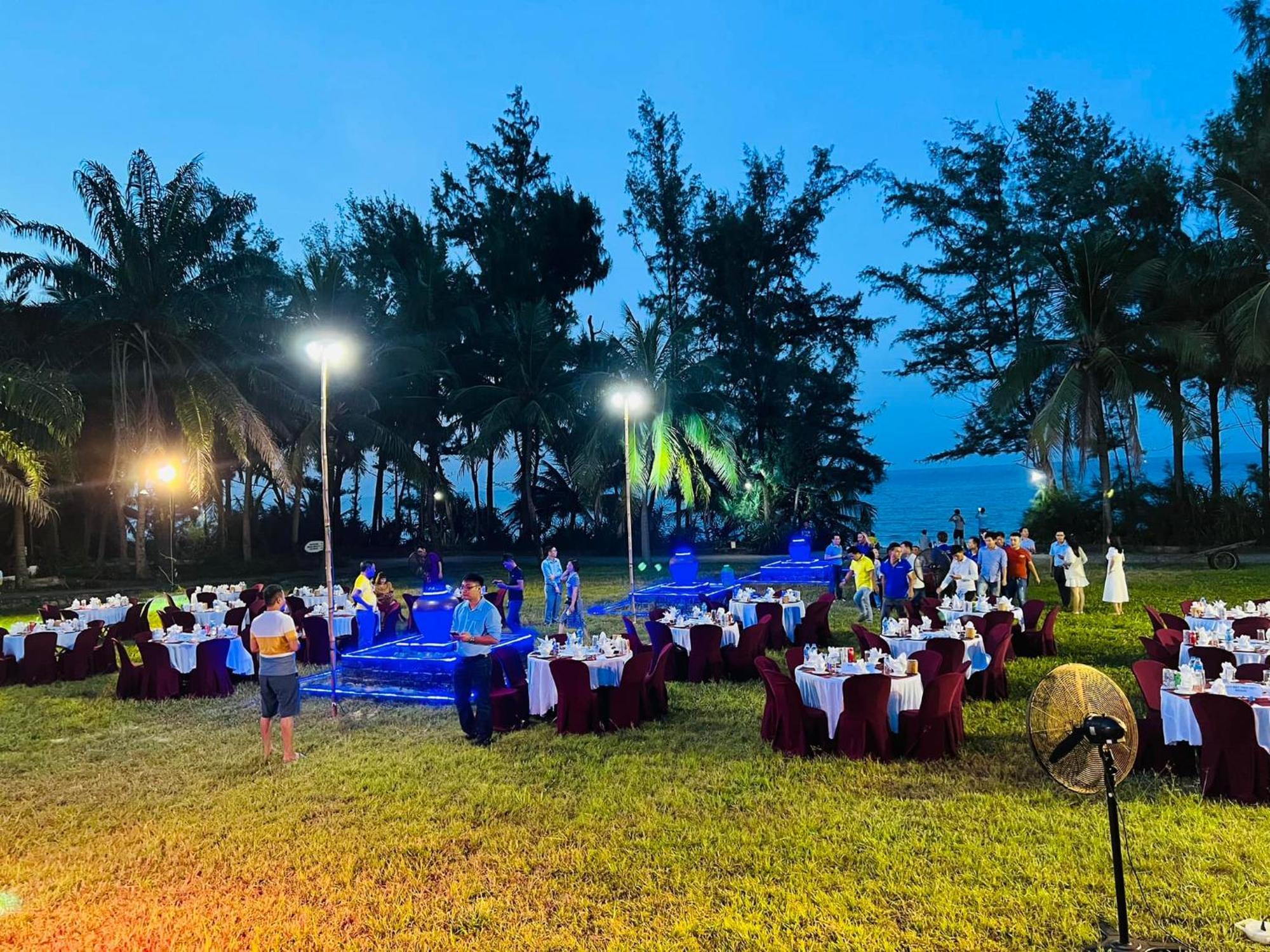 Lang Co Beach Resort Bagian luar foto