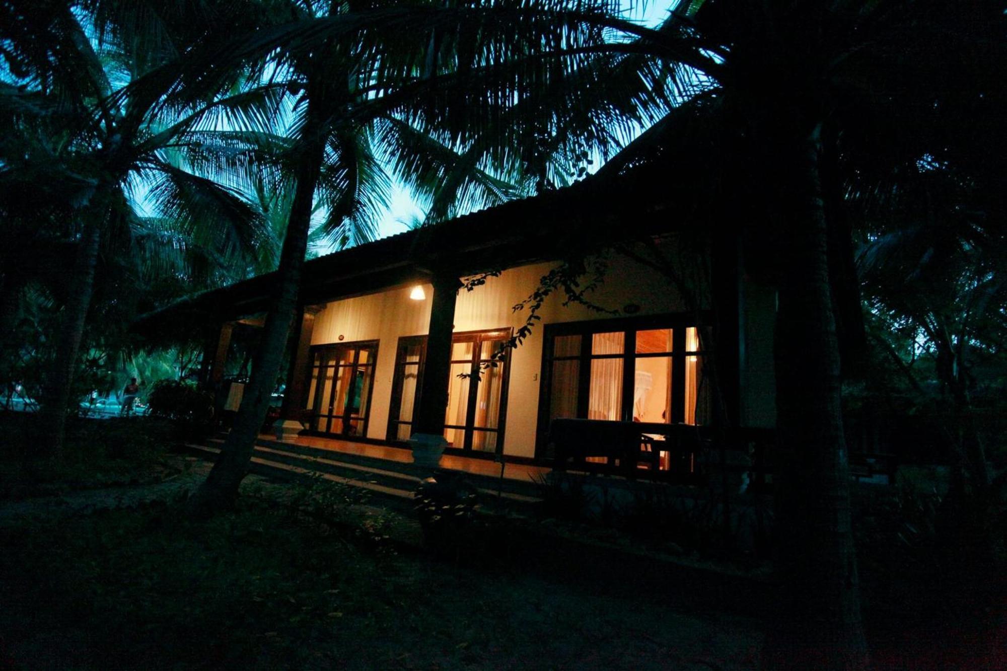Lang Co Beach Resort Bagian luar foto